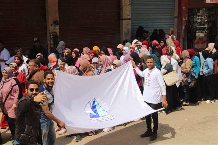 بالصور.. رئيس جامعة كفر الشيخ يطمئن على الطالبات المغتربات للإدلاء بأصواتهن في اللجان الانتخابية