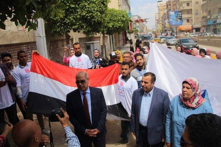 بالصور.. رئيس جامعة كفر الشيخ يطمئن على الطالبات المغتربات للإدلاء بأصواتهن في اللجان الانتخابية