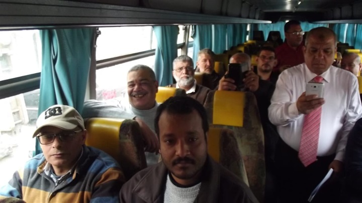بالصور.. "كهرباء الإسكندرية" تخصص أتوبيسات لنقل العاملين بجميع فروعها لمقار اللجان