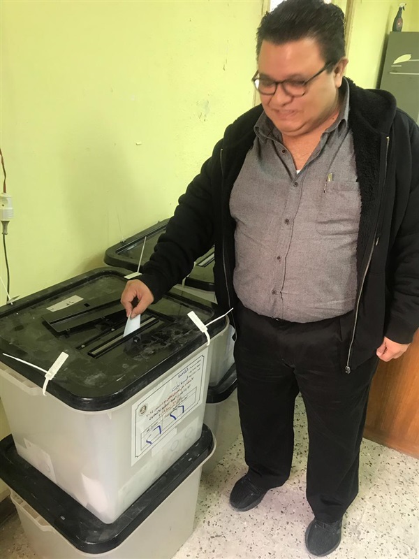 بالصور.. خالد جلال يدلى بصوته فى الاستفتاء على التعديلات الدستورية بالصور.. خالد جلال يدلى بصوته فى الاستفتاء على التعديلات الدستورية