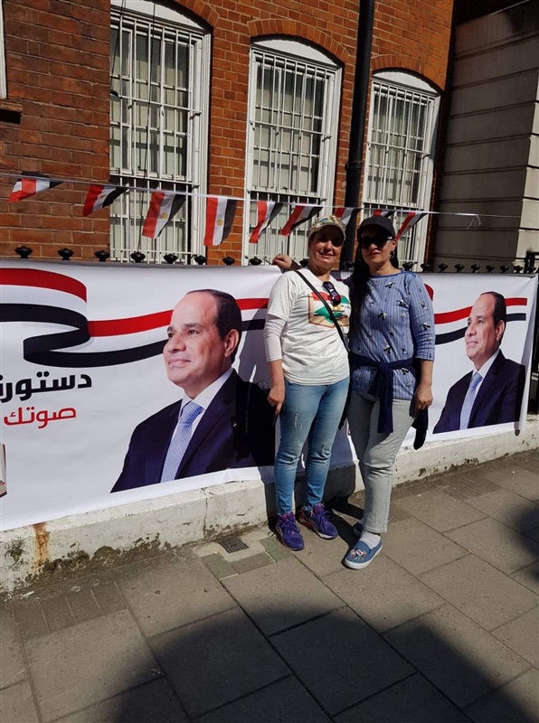 بالصور.. المصريون بلندن يواصلون التوافد للتصويت على تعديلات الدستور في أخر يوم بالصور.. المصريون بلندن يواصلون التوافد للتصويت على تعديلات الدستور في أخر يوم