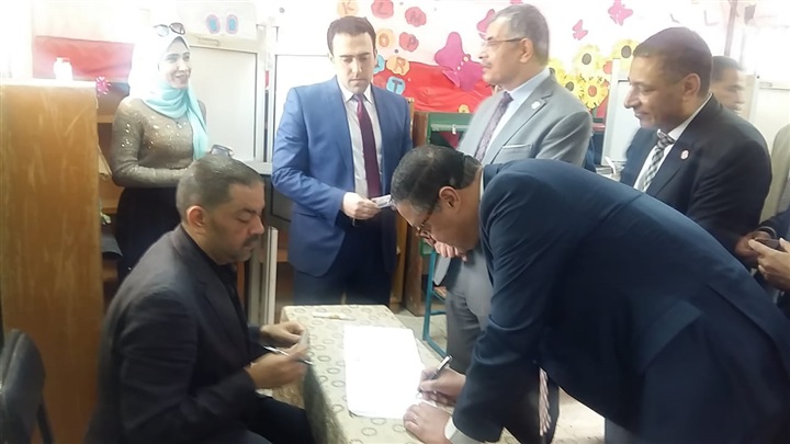 السعيد ومجلس جامعة بنها يدلون بأصواتهم فى الإستفتاء على التعديلات الدستورية