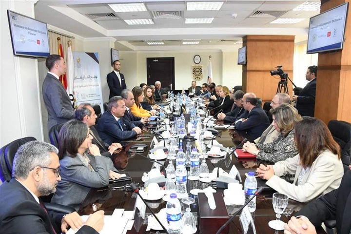 بروتوكول تعاون بين وزارة التخطيط والجامعة الأمريكية بالقاهرة وجامعة كينجز بلندن بشأن رفع كفاءة العاملين بالدولة بروتوكول تعاون بين وزارة التخطيط والجامعة الأمريكية بالقاهرة وجامعة كينجز بلندن بشأن رفع كفاءة العاملين بالدولة