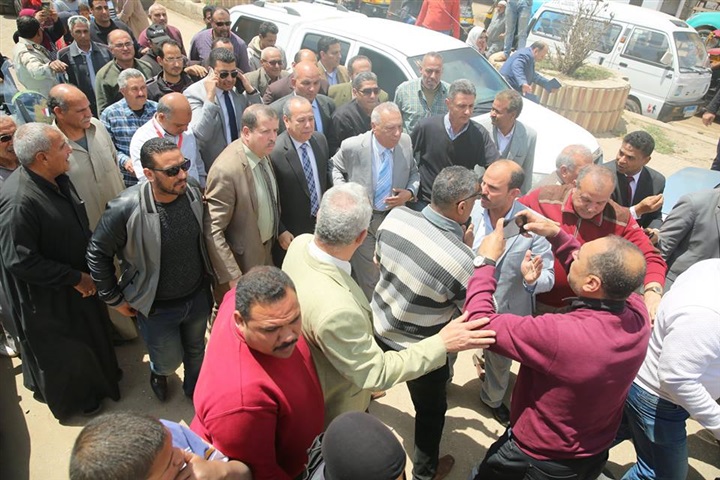 محافظ كفر الشيخ يشهد مسيرة لأهالي بيلا بالخيول والمزمار البلدي لحشد المواطنين في الاستفتاء "صور"