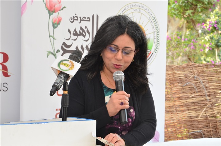 خبراء مركز توثيق التراث بمكتبة الإسكندرية يبهرون رواد الصالون التثقيفى بمعرض الزهور