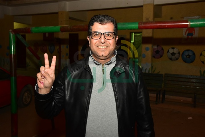 المؤلف أيمن سلامة يدلى بصوته في التعديلات الدستورية بالهرم 
