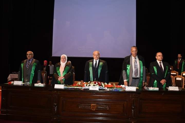 بالصور.. رئيس جامعة القاهرة يحتفل بكلية الحاسبات والمعلومات بتخريج الدفعة الـ 19