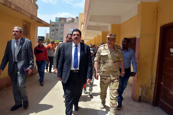 محافظ القليوبية يتفقد لجان انتخابات الاستفتاء علي الدستور 