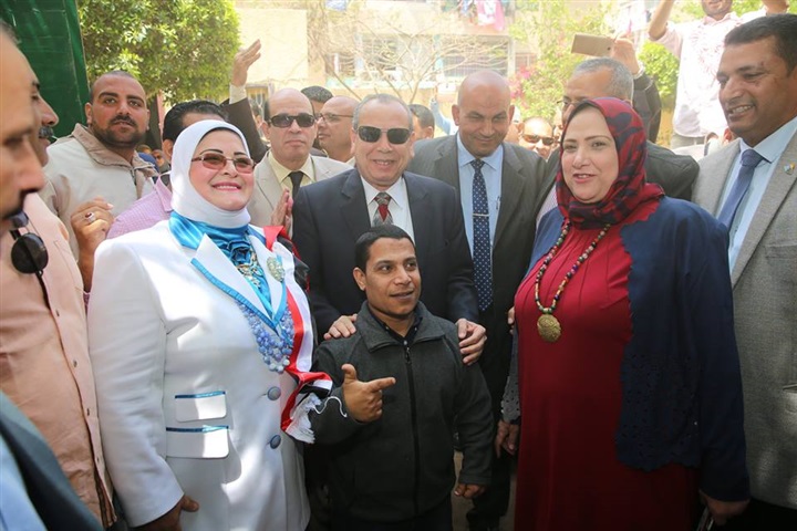 بالصور.. محافظ كفر الشيخ يتفقد لجنة مدرسة عبدالله النحاس الابتدائية وسط اقبال كثيف من المواطنين