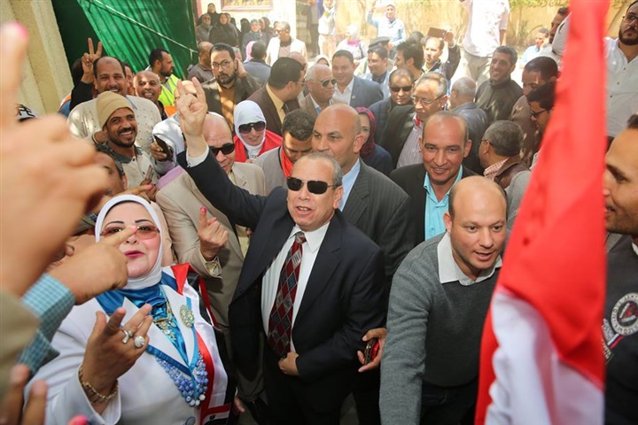 بالصور.. محافظ كفر الشيخ يتفقد لجنة مدرسة عبدالله النحاس الابتدائية وسط اقبال كثيف من المواطنين