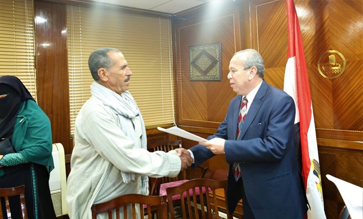 شاهد.. إبرام 7 عقود تقنين واضعي اليد علي أراضي أملاك الدولة بكفر الشيخ