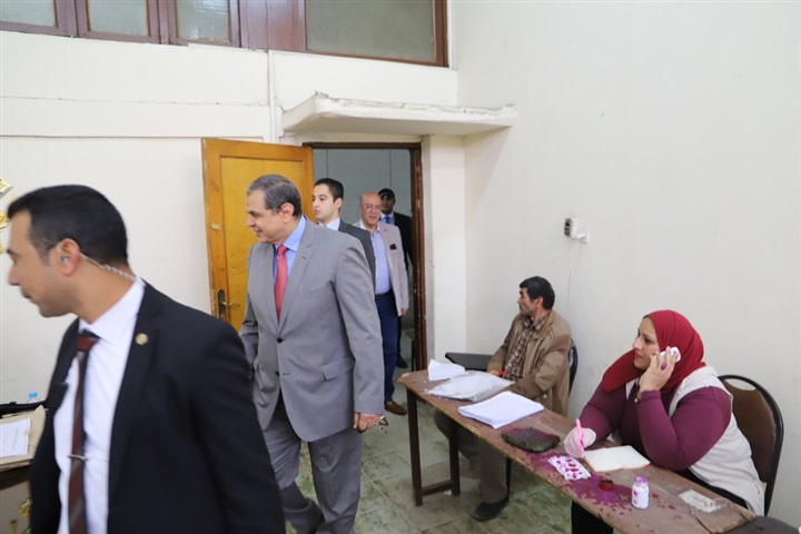 "سعفان" يتفقد لجان الاستفتاء علي الدستور بالجامعة العمالية لإزالة أي مشكلات قد تعترض المواطنين "سعفان" يتفقد لجان الاستفتاء علي الدستور بالجامعة العمالية لإزالة أي مشكلات قد تعترض المواطنين