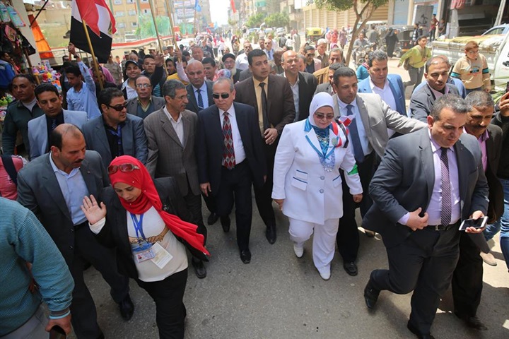 بالصور.. المزارعون وكبار السن بكفر الشيخ ضربوا المثل في الانتماء للوطن