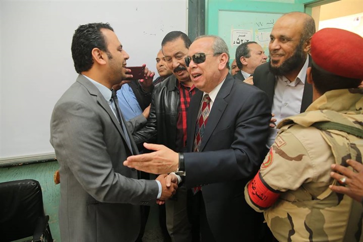 بالصور.. محافظ كفر الشيخ يحث الناخبين علي المشاركة في رسم خريطة مصر
