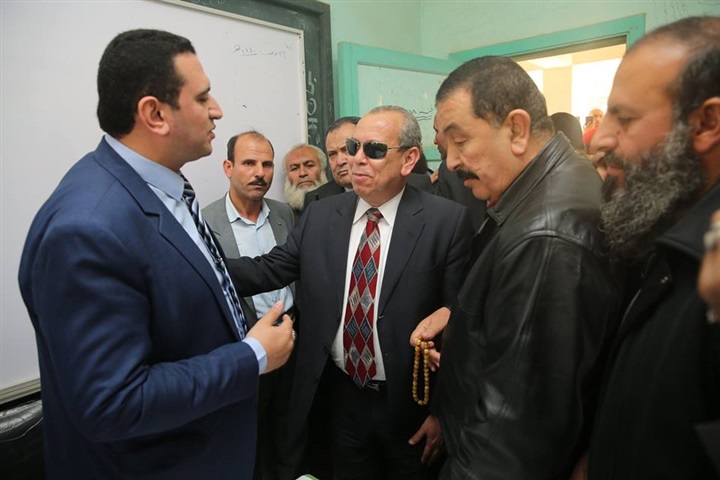 بالصور.. محافظ كفر الشيخ يحث الناخبين علي المشاركة في رسم خريطة مصر