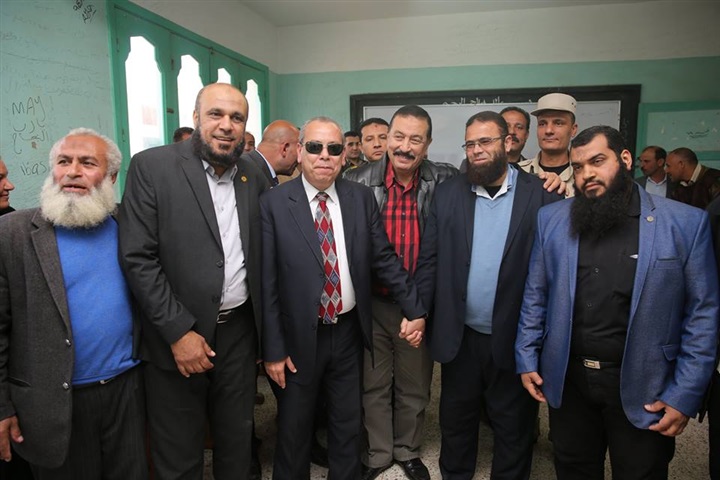 بالصور.. محافظ كفر الشيخ يحث الناخبين علي المشاركة في رسم خريطة مصر