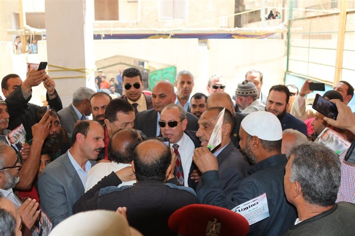 بالصور..محافظ كفر الشيخ: هتافات "تحيا مصر" تشعل حماس المشاركين وأسر الشهداء يتقدمون الصفوف بسيدي سالم