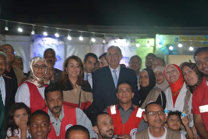 محافظ البحر الأحمر ووزيرة التضامن يفتتحان معرض "ديارنا" للمشغولات اليدوية بالغردقة