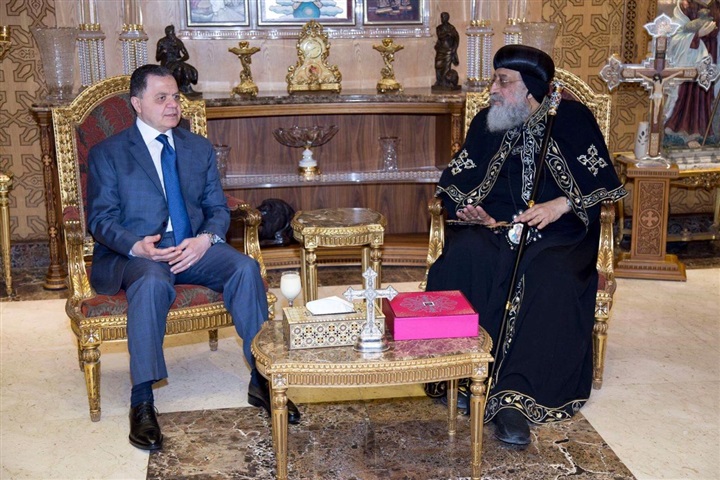 وزير الداخلية يقوم بزيارة قداسة البابا تواضروس لتقديم التهنئة بمناسبة الإحتفال بعيد القيامة المجيد وزير الداخلية يقوم بزيارة قداسة البابا تواضروس لتقديم التهنئة بمناسبة الإحتفال بعيد القيامة المجيد
