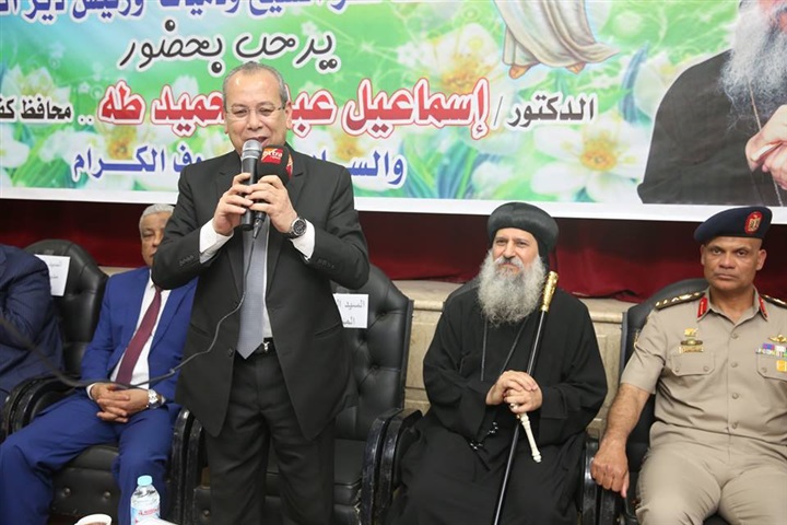 بالصور.. محافظ كفر الشيخ: احتفالات "عيد القيامة" و"الربيع" و"رمضان" جاءت في آن واحد لتسعد قلوب المصريين 