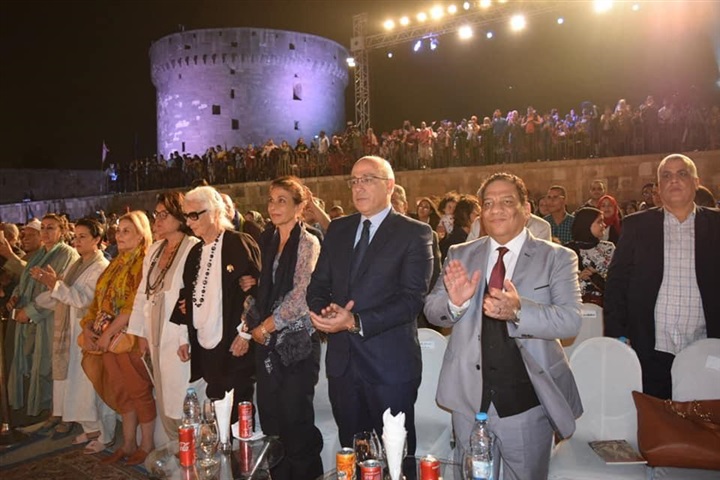 مهرجان الطبول الدولي يكرم المخرج د. عادل عبده مهرجان الطبول الدولي يكرم المخرج د. عادل عبده