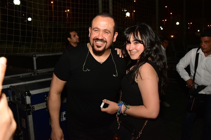 بالصور.. هشام عباس يشعل حفل شم النسيم بنادي مدينتي بحضور جماهيري كبير بالصور.. هشام عباس يشعل حفل شم النسيم بنادي مدينتي بحضور جماهيري كبير
