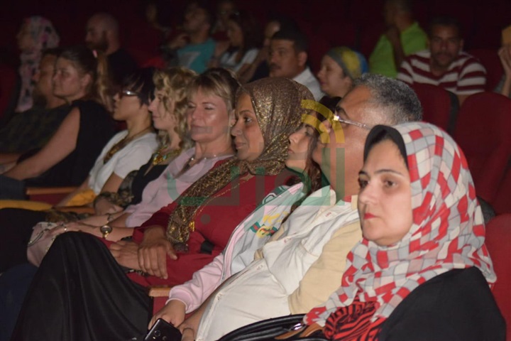 انتصار عبد الفتاح ونخبة من الصحفيين في ختام فرقة رضا للفنون الشعبية والاستعراضيه انتصار عبد الفتاح ونخبة من الصحفيين في ختام فرقة رضا للفنون الشعبية والاستعراضيه
