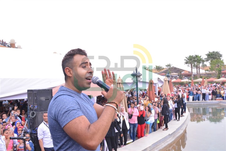 بالصور.. محمد عدوية يشعل شم النسيم في مصر الجديدة بالصور.. محمد عدوية يشعل شم النسيم في مصر الجديدة