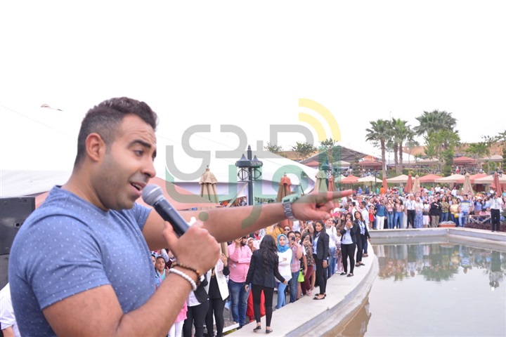 بالصور.. محمد عدوية يشعل شم النسيم في مصر الجديدة بالصور.. محمد عدوية يشعل شم النسيم في مصر الجديدة