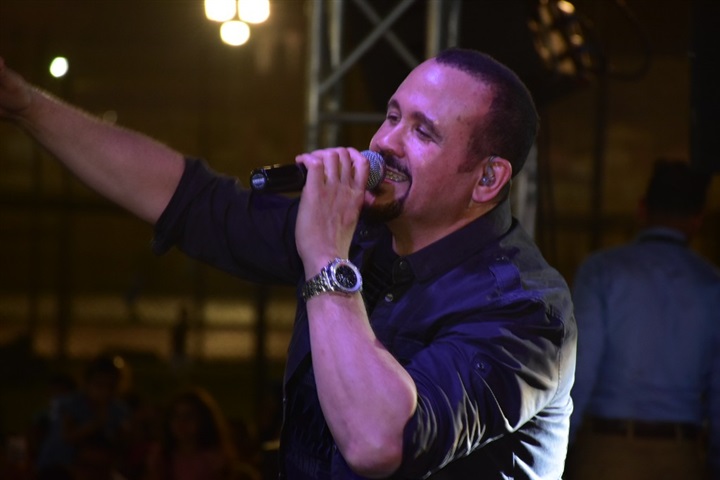 بالصور.. هشام عباس يتألق بحفل ربيع جماهيري في أكتوبر بالصور.. هشام عباس يتألق بحفل ربيع جماهيري في أكتوبر