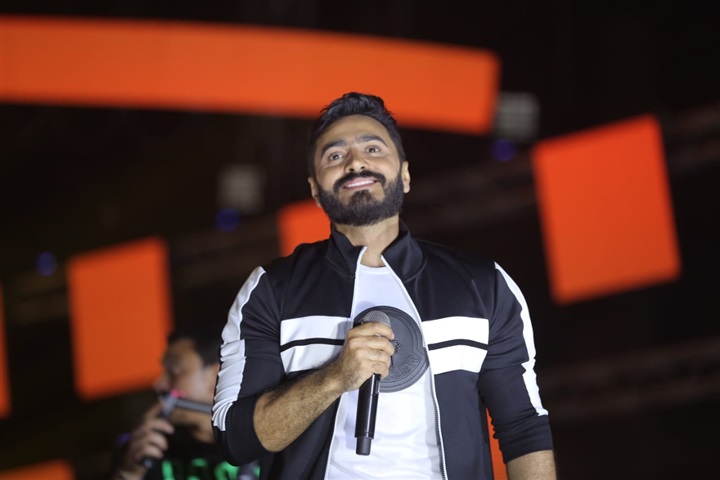 تامر حسني يحتفل بعيد الربيع فى نادى الزهور تامر حسني يحتفل بعيد الربيع فى نادى الزهور