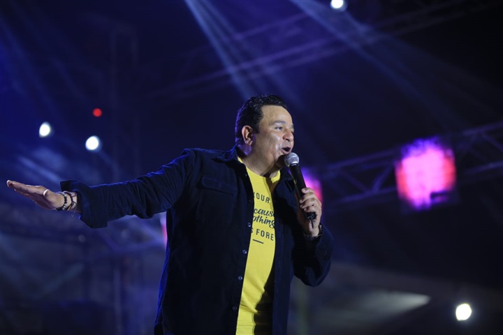 محمد فؤاد يتألق في حفل شم النسيم بالقاهرة الجديدة محمد فؤاد يتألق في حفل شم النسيم بالقاهرة الجديدة