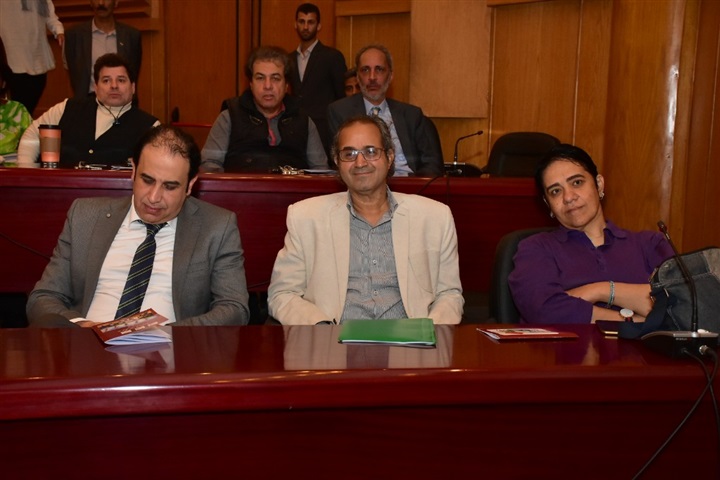 بالصور.. بدء افتتاح الجلسة الأولي من مؤتمر "الفن الإفريقي أيقونة الإبداع الإنساني" بأكاديمية الفنون بالصور.. بدء افتتاح الجلسة الأولي من مؤتمر "الفن الإفريقي أيقونة الإبداع الإنساني" بأكاديمية الفنون