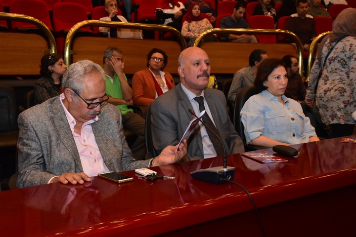 بالصور.. بدء افتتاح الجلسة الأولي من مؤتمر "الفن الإفريقي أيقونة الإبداع الإنساني" بأكاديمية الفنون بالصور.. بدء افتتاح الجلسة الأولي من مؤتمر "الفن الإفريقي أيقونة الإبداع الإنساني" بأكاديمية الفنون