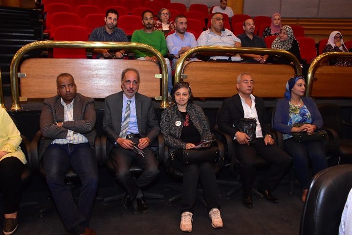 "الألات الموسيقية الأفريقية" بالجلسة الثانية لمؤتمر "الفن الإفريقي.. أيقونة الابداع الإنساني" "الألات الموسيقية الأفريقية" بالجلسة الثانية لمؤتمر "الفن الإفريقي.. أيقونة الابداع الإنساني"
