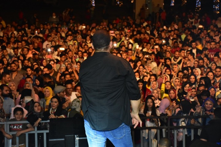 بالصور .. هشام عباس يتالق بحفل ربيع جماهيري بورتو سعيد بالصور .. هشام عباس يتالق بحفل ربيع جماهيري بورتو سعيد 