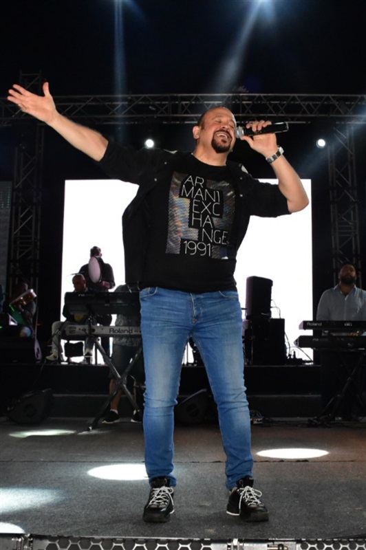 بالصور .. هشام عباس يتالق بحفل ربيع جماهيري بورتو سعيد بالصور .. هشام عباس يتالق بحفل ربيع جماهيري بورتو سعيد 