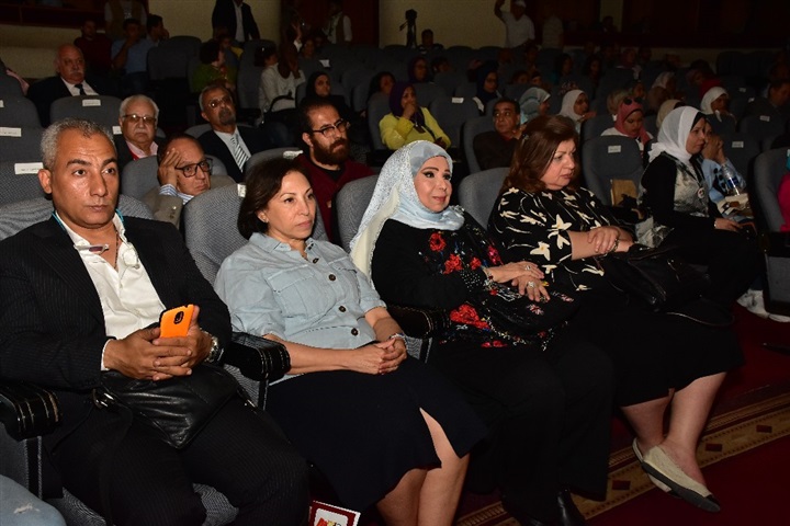 بالصور.. عروض أزياء وتكريمات ومعارض بختام اليوم الأول لمؤتمر "الفن الافريقي أيقونة الابداع الإنساني" بالصور.. عروض أزياء وتكريمات ومعارض بختام اليوم الأول لمؤتمر "الفن الافريقي أيقونة الابداع الإنساني"