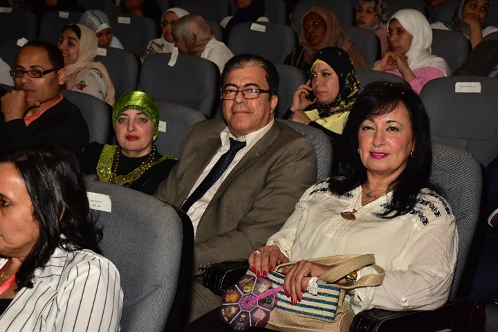 بالصور.. عروض أزياء وتكريمات ومعارض بختام اليوم الأول لمؤتمر "الفن الافريقي أيقونة الابداع الإنساني" بالصور.. عروض أزياء وتكريمات ومعارض بختام اليوم الأول لمؤتمر "الفن الافريقي أيقونة الابداع الإنساني"
