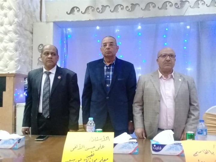 نقيب المعلمين التونسي يكرم معلمي بورسعيد ويقوم بعمل جولة حرة بالمحافظة