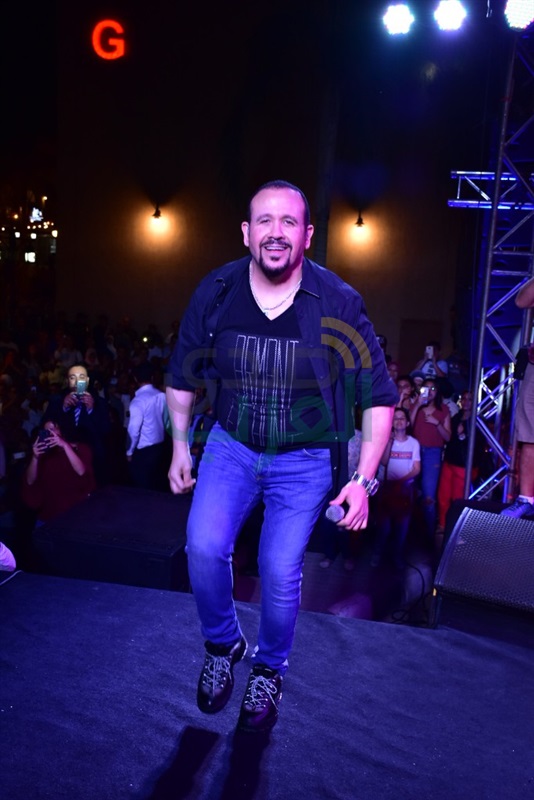 بالصور .. هشام عباس يتألق بحفل جماهيري في ختام حفلات الربيع الرحاب بالصور .. هشام عباس يتألق بحفل جماهيري في ختام حفلات الربيع الرحاب