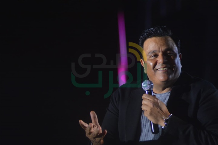 بالصور.. محمد فؤاد يشعل ختام "الربيع" بحفل جماهيري ضخم في بتروسبورت 