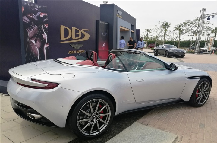 عز العرب تطلق آستون مارتن (DBS Superleggera) بالسوق المصرية