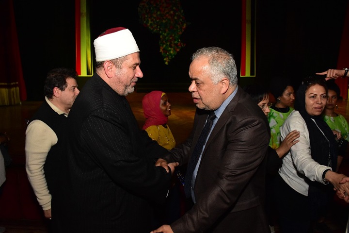 بالصور.. عروض أزياء وتكريمات ومعارض بختام اليوم الأول لمؤتمر "الفن الافريقي أيقونة الابداع الإنساني" بالصور.. عروض أزياء وتكريمات ومعارض بختام اليوم الأول لمؤتمر "الفن الافريقي أيقونة الابداع الإنساني"