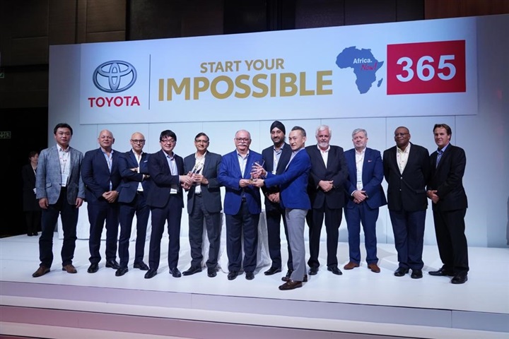 تويوتا إيجيبت تحصل على الجائزة الماسية لفوز الشركة بجائزتين ذهبيتين للتفوق في مجالي المبيعات وخدمات ما بعد البيع  في أفريقيا من شركة تويوتا موتورز كوربوريشن