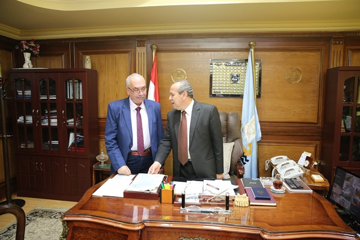 بالصور.. محافظ كفر الشيخ يكلف برفع مساحة مبني محكمة الأسرة لاستغلال القطع الخالية في إنشاء المشروعات