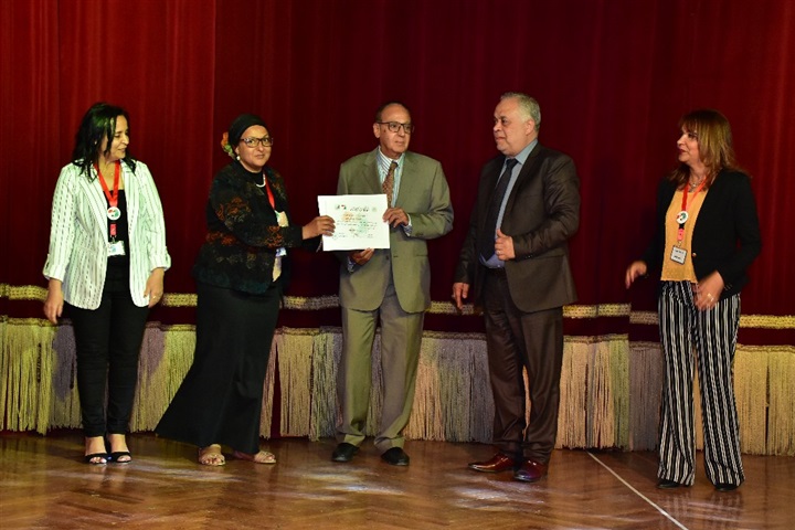 بالصور.. عروض أزياء وتكريمات ومعارض بختام اليوم الأول لمؤتمر "الفن الافريقي أيقونة الابداع الإنساني" بالصور.. عروض أزياء وتكريمات ومعارض بختام اليوم الأول لمؤتمر "الفن الافريقي أيقونة الابداع الإنساني"