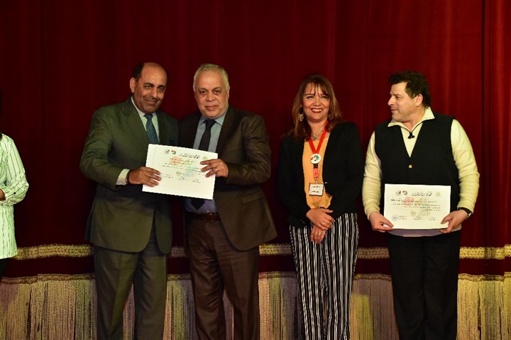 بالصور.. عروض أزياء وتكريمات ومعارض بختام اليوم الأول لمؤتمر "الفن الافريقي أيقونة الابداع الإنساني" بالصور.. عروض أزياء وتكريمات ومعارض بختام اليوم الأول لمؤتمر "الفن الافريقي أيقونة الابداع الإنساني"
