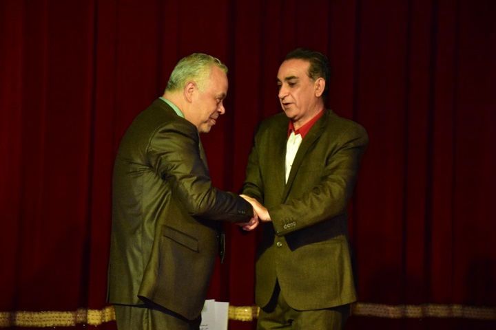 بالصور.. عروض أزياء وتكريمات ومعارض بختام اليوم الأول لمؤتمر "الفن الافريقي أيقونة الابداع الإنساني" بالصور.. عروض أزياء وتكريمات ومعارض بختام اليوم الأول لمؤتمر "الفن الافريقي أيقونة الابداع الإنساني"