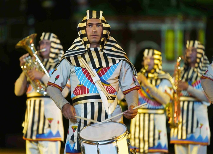 الموسيقات العسكرية تحتفل مع المصريين بشهر رمضان في انطلاق سهرات الأوبرا